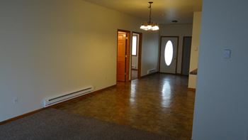 Dining Room at Courtyard Townhomes, Moorhead, MN, 56560